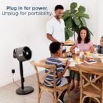 Shark Ventilador FlexBreeze Pro Mist — interno e externo, nebulização integrada, pedestal para mesa, com ou sem fio, bateria de até 24 horas, oscilante, cinza carvão, FA302 (versão 2025)
